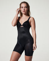 SPANXshape™ Invisible High-Waisted Mid-Thigh Short | Very Black