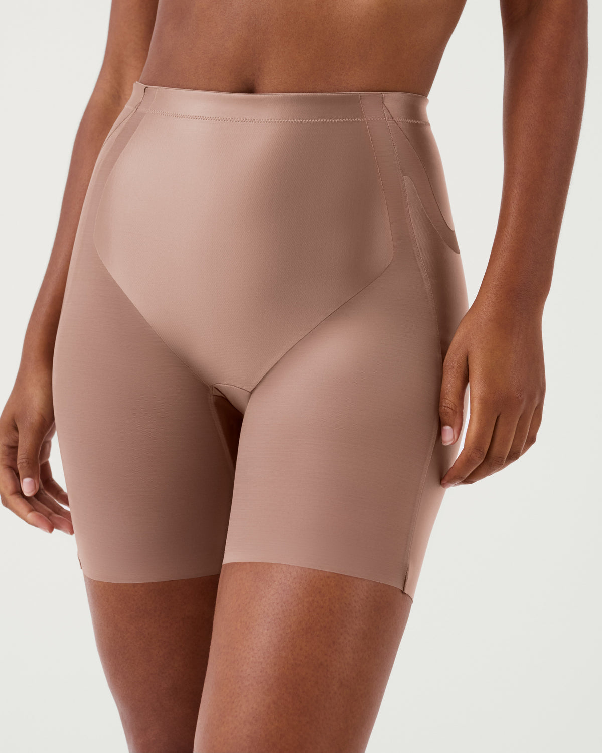 SPANXshape™ Booty-Lifting Mid-Thigh Short | Cafe Au Lait
