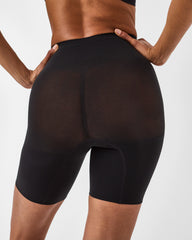 SPANXsculpt™ Seamless Power Mid-Thigh Short | Very Black