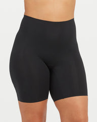 SPANXsmooth™ Fit-To-You Mid-Thigh Short