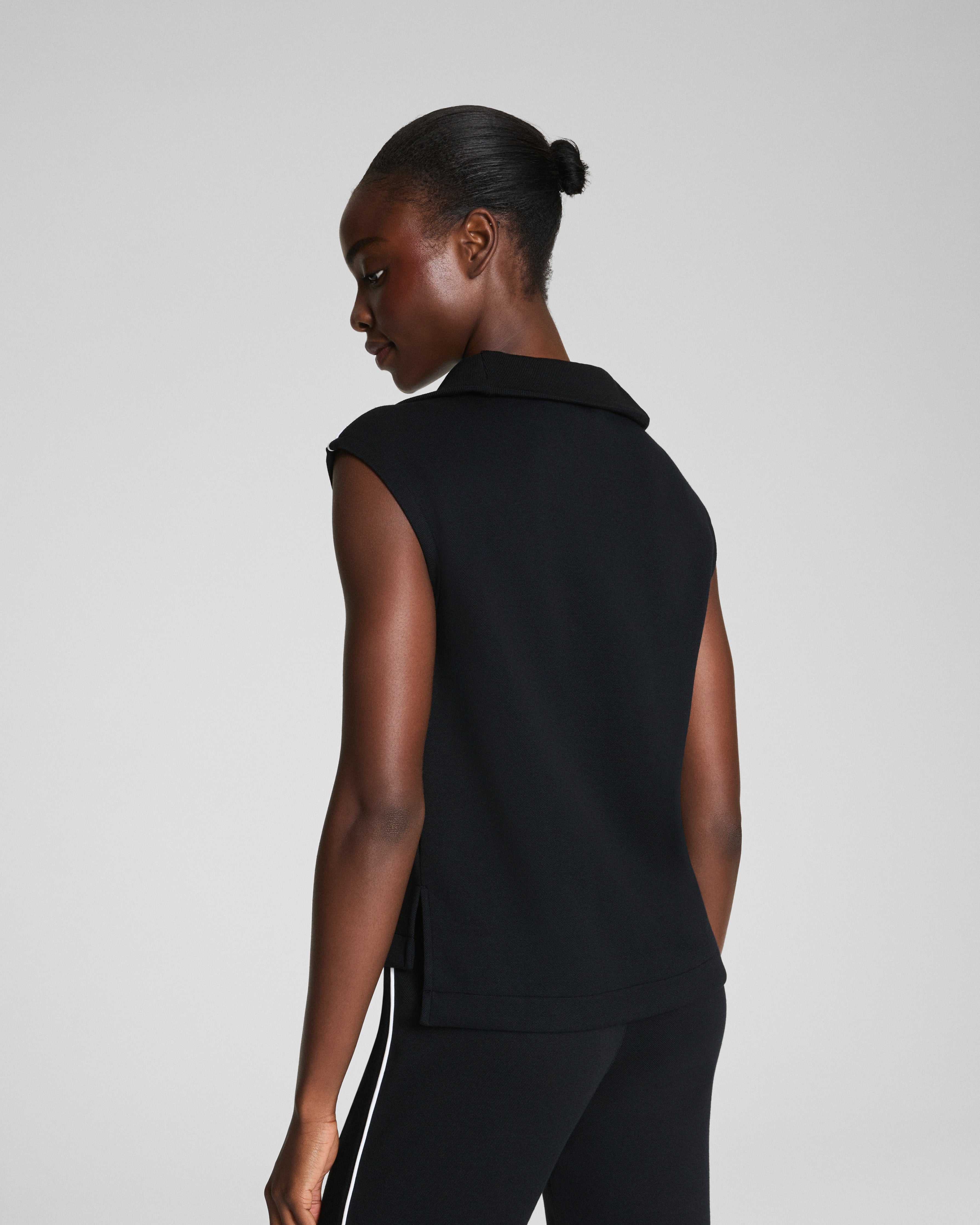 SPANX AirEssentials® Pique Sleeveless Half Zip | Very Black