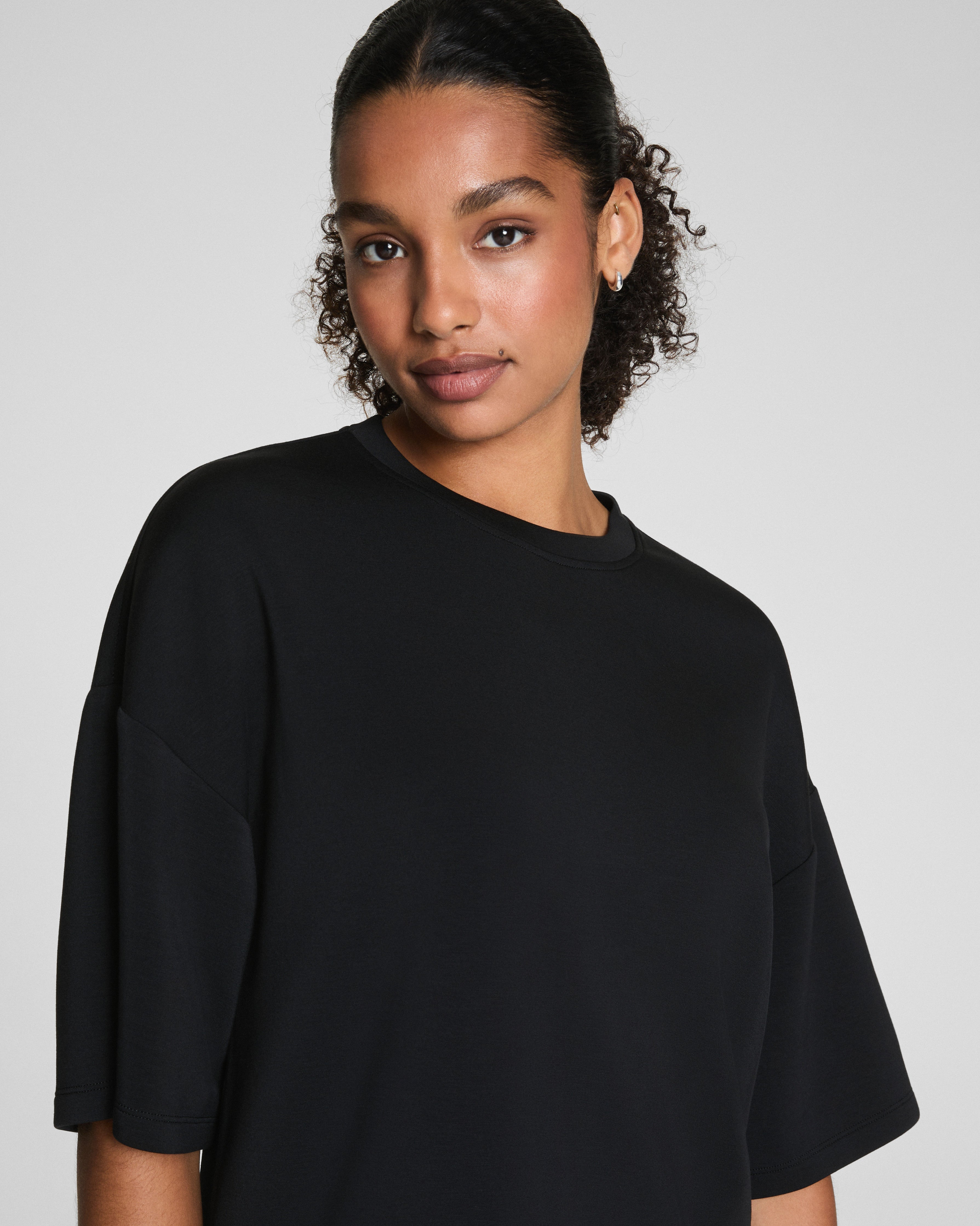 SPANX AirEssentials® Relaxed Tee | Very Black