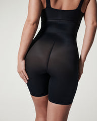 SPANXshape™ Invisible High-Waisted Mid-Thigh Short | Very Black